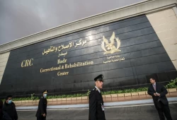 ميدل إيست آي: وفاة معتقلين في سجون مصرية مؤشر خطير على تدهور الأوضاع