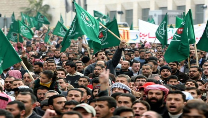 دلالات توقيت قرار حظر إخوان الأردن... إسرائيل أولا ورضا ترامب