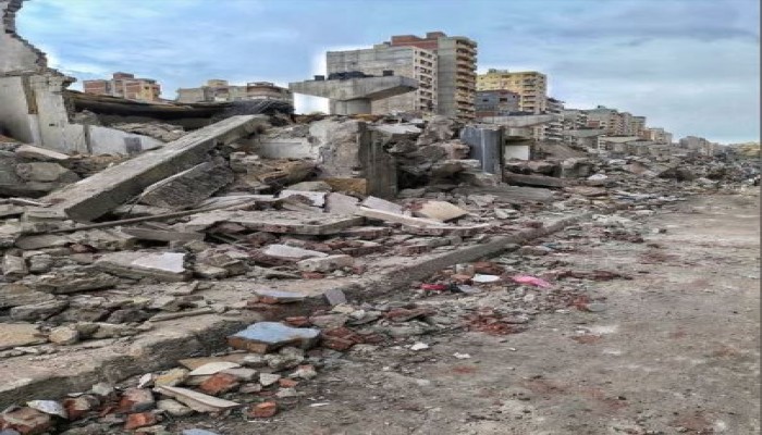 مترو الإسكندرية يبتلع تاريخ "ملك حفني".. والشارع الشهير يتحول إلى أنقاض وشكاوى السكان تتصاعد