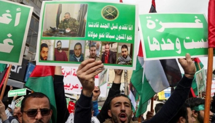 وول ستريت جورنال: حرب إسرائيل ضد غزة تهدد عروش السيسي وملك الأردن!
