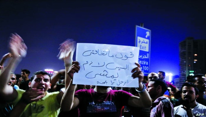 رئيس تكنوقراط مصر : 7 عوامل تحول بين التحام المصريين بثورة شعبية جديدة