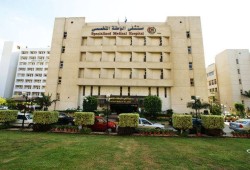 ميدل إيست مونيتور: لهذا يغادر الأطباء المصريون البلاد