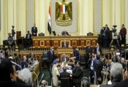 البرلمان المصري يحرّض على الثورة