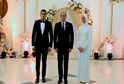 "جبر الخواطر" بين عروس بني سويف وبيع السيسي مستشفيات الغلابة ورفع الوقود والضرائب