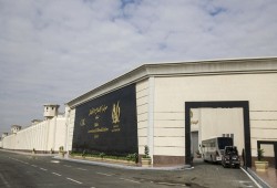 سجن بدر.. زنزانات مغلقة على الانتهاكات والانتحار: 14 منظمة توثق ما تصفه بـ'القتل البطيء' في ظل صمت رسمي