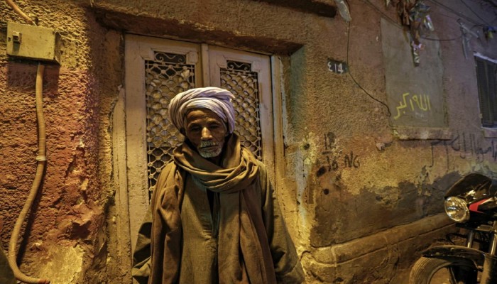 بالأرقام...التقاعد على المعاش بوابة فقر ملايين المصريين بسبب قوانين السيسي الباطشة