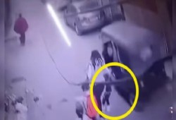 في زمن الشدة السيساوية..خطف الأطفال من أهليهم بوضح النهار...شاهد المأساة
