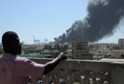ميدل إيست آي: الإمارات ترسل أسلحة صينية إلى السودان رغم الحظر