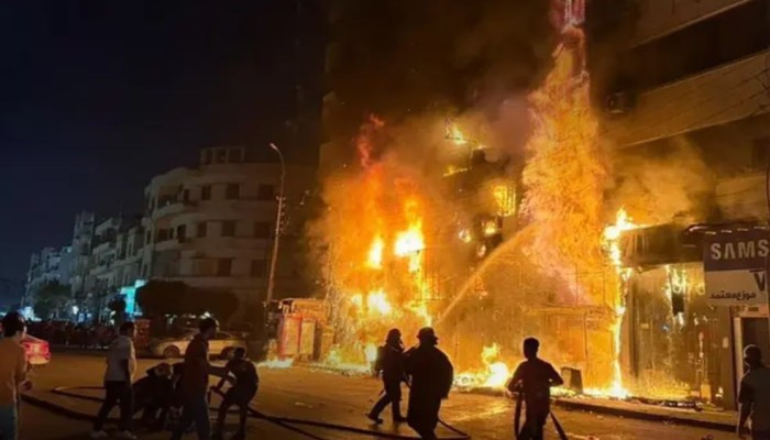 بالفيديو.. حريق هائل في مطعم شهير في مصر الجديدة