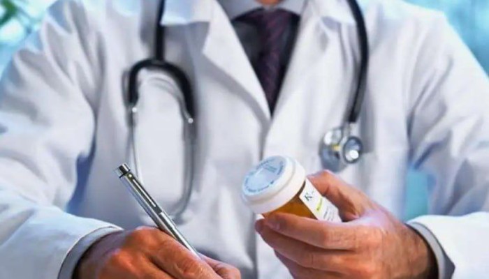 تعديلات قانون الصيدلة.. سنة تدريب إضافية وتعقيدات مالية وإدارية