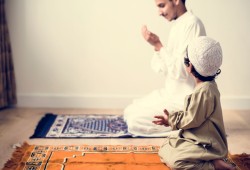 العقيدة للأطفال: كيف نغرس الإيمان في قلوب الصغار ونحمي فطرتهم؟