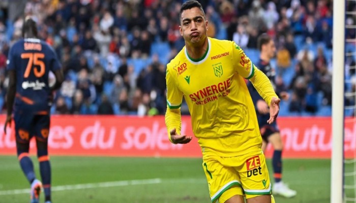 وزيرة فرنسية تطالب بمعاقبة اللاعب المصري "مصطفى محمد" بعد رفضه ارتداء شارة دعم المثليين