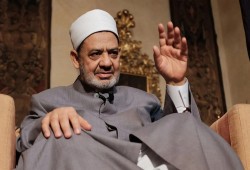 كيف انتصر الأزهر على علي جمعة بقانون الفتوى