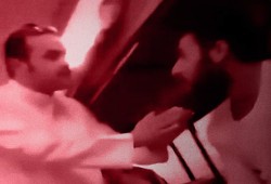 بالفيديو || نظام السيسي السبب.. كفيل سعودي يهين عاملاُ مصريًا بـ"أمه" تثير تفاعلاً في "التواصل"