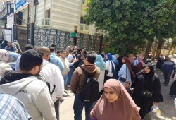 بالفيديو|| أوائل الأزهر يواصلون احتجاجتهم أمام "المشيخة"لحرمانهم من التعيين منذ 9 سنوات