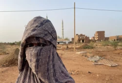ميدل إيست آي || كانوا على بعد أميال من الأمان.. ثم أوقفهم الدعم السريع