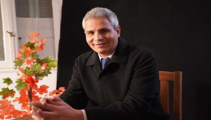 إخلاء سبيل 50 معتقلا بينهم الصحفي أحمد سراج