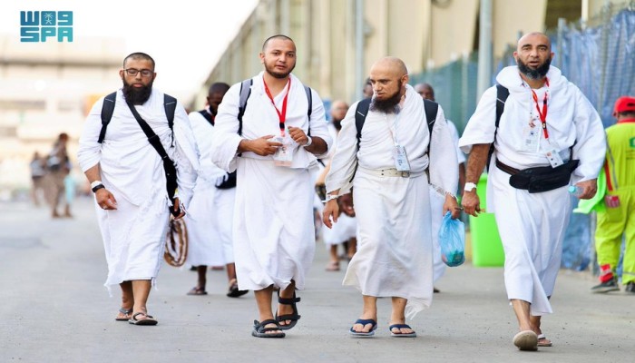 حجاج بيت الله في منى لقضاء يوم التروية استعدادًا ليوم عرفات