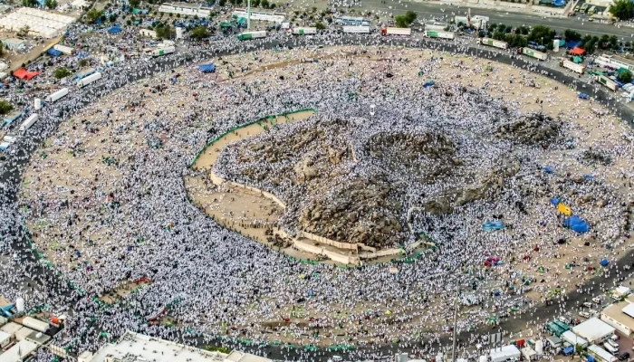 يوم عرفة.. فضله وثواب الصيام والدعاء فيه
