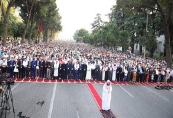 الإسلام في صعود والمسيحية تتراجع.. تقرير عالمي يرصد تحولات كبرى في خريطة الأديان