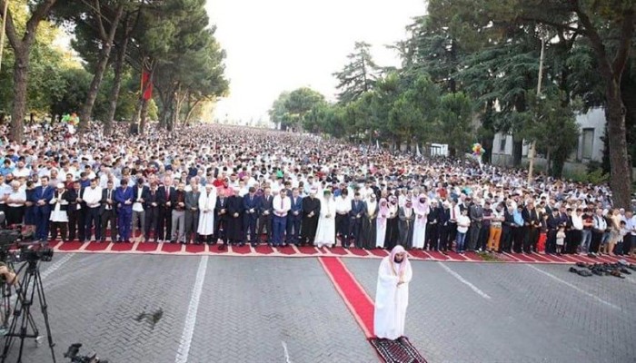 الإسلام في صعود والمسيحية تتراجع.. تقرير عالمي يرصد تحولات كبرى في خريطة الأديان