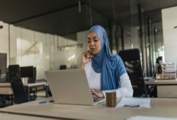صحفيات مصريات يكشفن التمييز والانتهاكات داخل غرف الأخبار