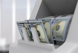 برلمانيون يرفضون الموازنة العامة ويحذرون من هروب 40 مليار دولار أموال ساخنة من البورصة