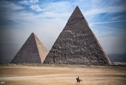 الحرب في الشرق الأوسط تلغي 10% من حجوزات السياحة إلى مصر.. هل تنهار آمال الموسم الصيفي؟
