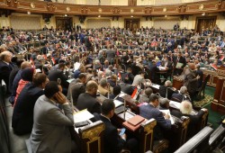 ماذا يعني إقرار موازنة 2025-2026 بعجز 1.454 تريليون جنيه؟