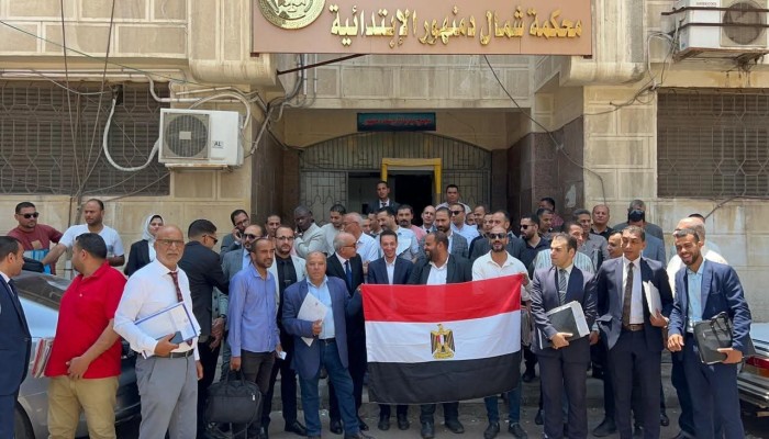 بعد تنظيم وقفات احتجاجية لـ المحامين فى المحافظات.. القضاء الإداري يقضي بوقف عمومية المحامين