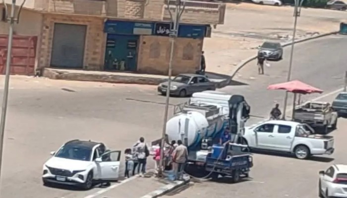شاهد المعاناة|| انقطاع المياه عن السويس لليوم السابع على التوالي... والمحافظة: بسبب زيادة الطلب!!!