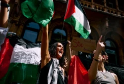 ميدل إيست آي || الناخبون البريطانيون حسموا موقفهم من غزة.. كيف سيرد القادة؟