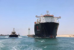 حادثة اصطدام جديدة في قناة السويس.. فشل إداري يتكرر رغم العوائد المرتفعة
