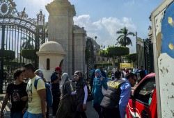 الجامعات الأهلية.. سبوبة السيسي لإنهاء مجانية التعليم وقتل أحلام البسطاء
