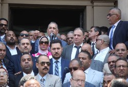 لن يستطيع أحد أن يوقفنا.. وقفة احتجاجية جديدة للمحامين اعتراضًا على زيادة الرسوم القضائية
