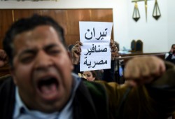 تضييق قضائي على محاميي قضايا تيران وصنافير" وشهادات وزير التعليم المزورة