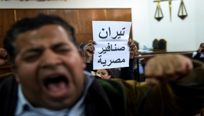 تضييق قضائي على محاميي قضايا تيران وصنافير" وشهادات وزير التعليم المزورة