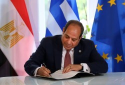 عودة الامتيازات الأجنبية.. السيسي يُملّك الأجانب لأراضي وشركات وأصول بنسبة 100%