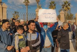 بالفيديو ... موجة تهجير جديدة بالعريش لصالح المستثمرين تحت غطاء "توسعة الميناء"