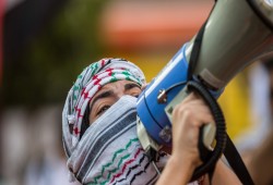 حكومة السيسي تعامل المشاركين في مسيرة غزة كأنهم مجرمون
