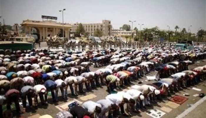 شاهد|| 12 عاما على مذبحة الحرس الجمهوري.. عندما تحول الجيش من حماية المصريين لقتلهم
