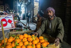 ميدل إيست مونيتور|| اثنا عشر عامًا من دفع المصريين إلى الفقر