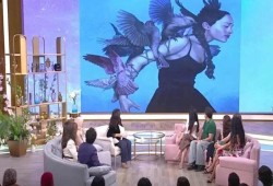 استمرار مسلسل فضائح سرقة الأعمال الفنية... فنانة دنماركية تتهم إعلامية مصرية بسرقة لوحة ونسبتها لنفسها على الهواء