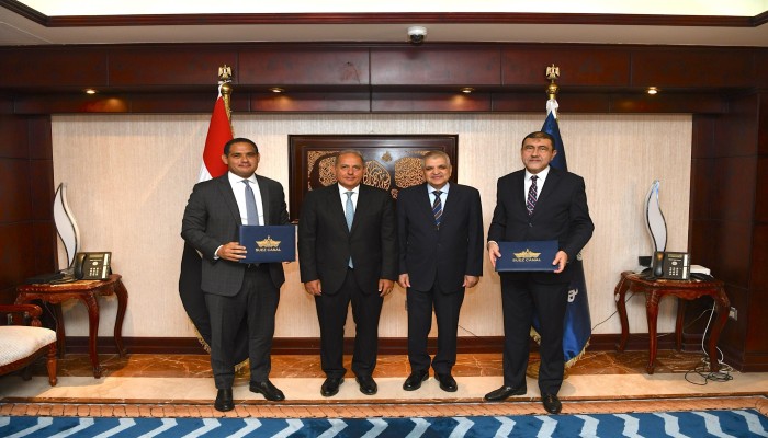 بنك مصر يوقع بروتوكول تعاون مع هيئة قناة السويس لمشاريع تطوير عقاري مشتركة.. خطوة جديدة لهيمنة العسكر؟