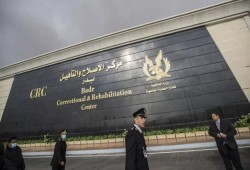 انتهاكات "غير آدمية" في جلسات تجديد الحبس بسجن بدر تثير الذعر داخل المحكمة