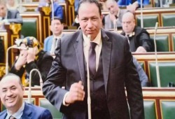 طعنات تفضح "رواية الانتحار".. مصرع نائب سابق بالمنوفية يشعل جدلًا واسعًا وأسرته تطالب بتحقيق جنائي مستقل