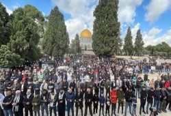 40 ألفًا يؤدون صلاة الجمعة في الأقصى.. وحماس تدعو للنفير والرباط به