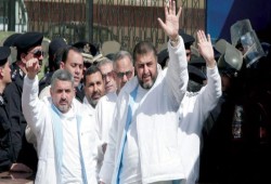 حسن مالك يقاطع جلسات محاكمته في سجن بدر 3... إضراب جماعي عن الطعام ورسالة من خلف الجدران تكشف تفاصيل «الموت البطيء»