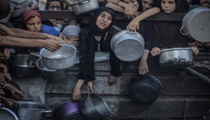 وسط إطلاق صفارات الإغاثة وسقوط 72 طفلا موتى بسبب الجوع.. غزة تدخل مرحلة "الكارثة"