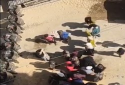 إحنا في إسرائيل ولا في مصر؟.. للأسبوع الثاني أهالي ميناء العريش في مواجهة بلدوزر السيسي :فيديو"